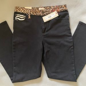 Brand new Alice and Olivia Jeans